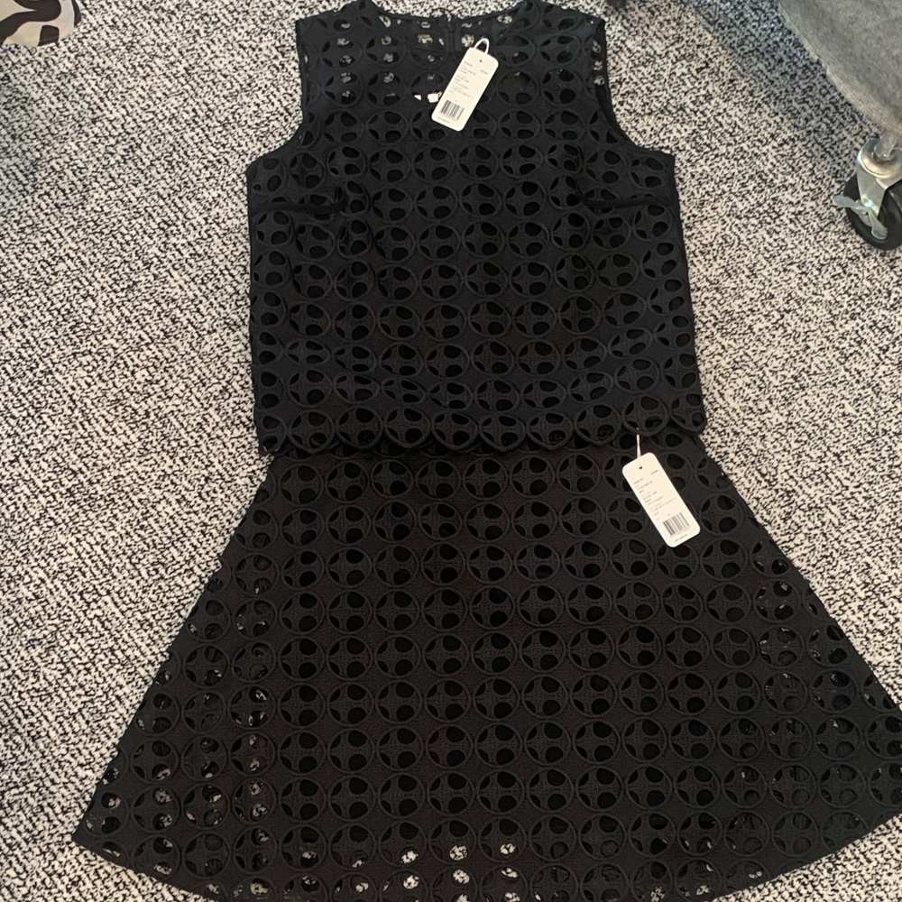 NWTAkris Punto Black Circular Lace Overlay Skirt and Top
